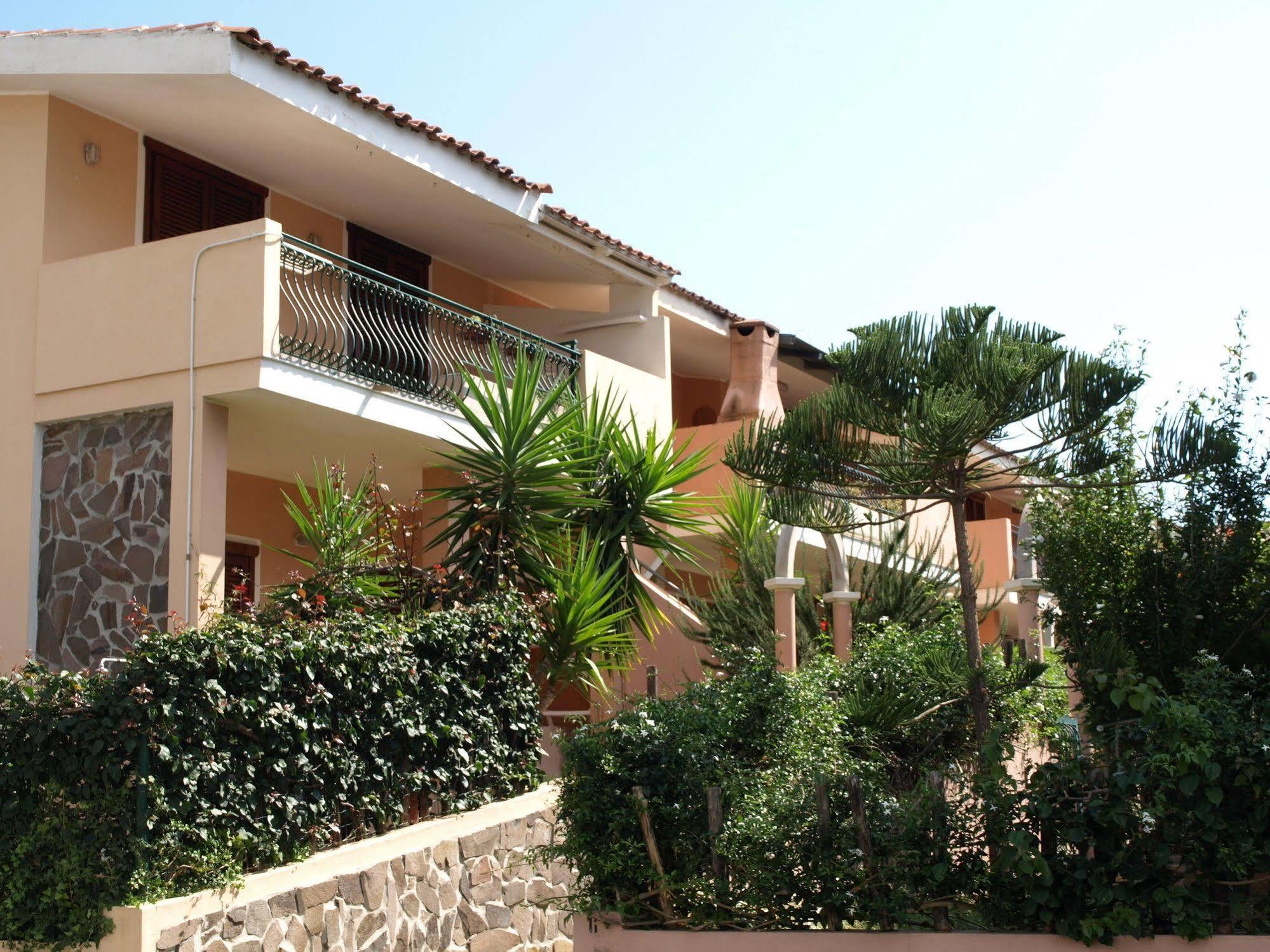 Appartamenti Simius Villasimius Exterior photo